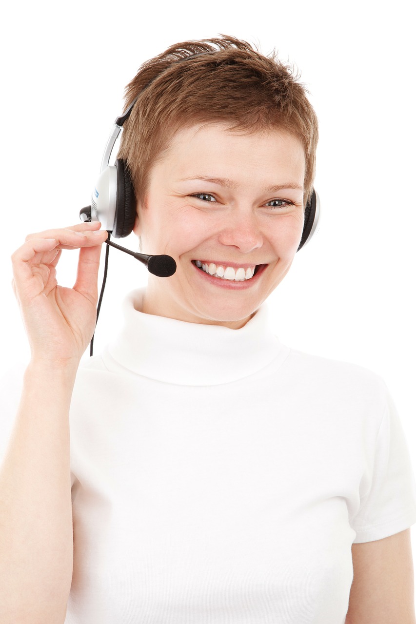 women working at a virtual receptionist service