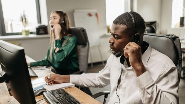 Team handling calls through a virtual answering service